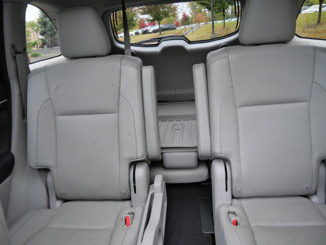 used 2015 Toyota Highlander Hybrid car, priced at $14,895