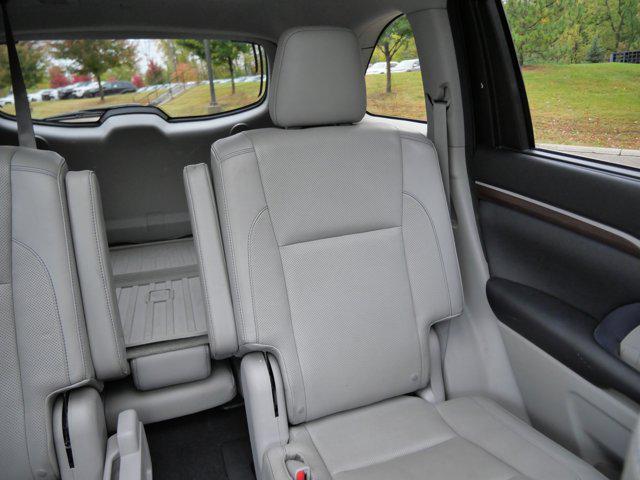 used 2015 Toyota Highlander Hybrid car, priced at $14,895
