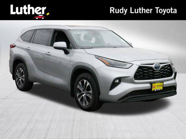 used 2022 Toyota Highlander Hybrid car, priced at $32,985