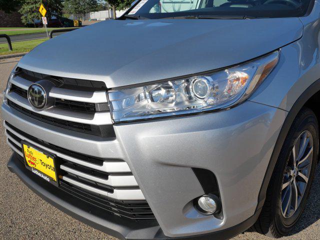 used 2019 Toyota Highlander car, priced at $26,900