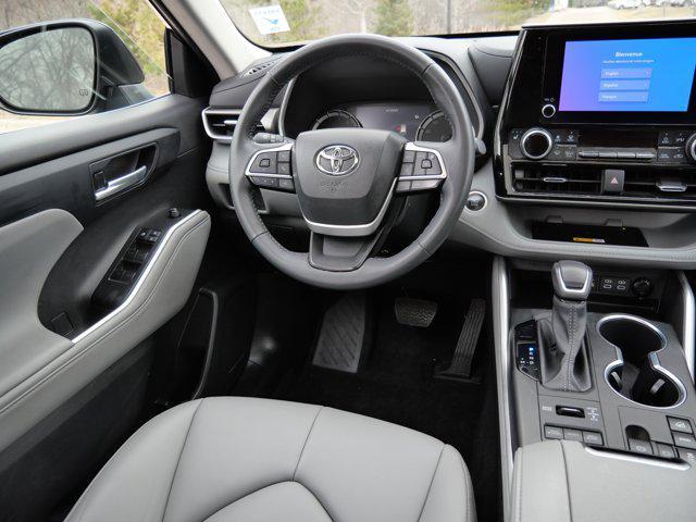 used 2024 Toyota Highlander car, priced at $43,485