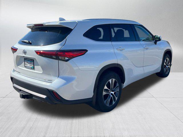 used 2022 Toyota Highlander car, priced at $37,990