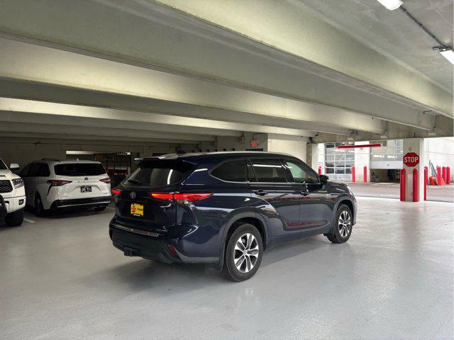 used 2022 Toyota Highlander car, priced at $38,500