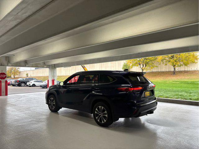 used 2022 Toyota Highlander car, priced at $38,500