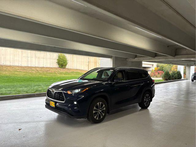used 2022 Toyota Highlander car, priced at $38,500