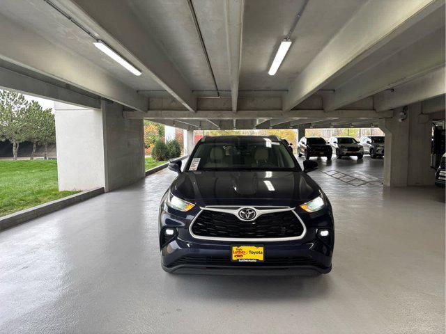 used 2022 Toyota Highlander car, priced at $38,500