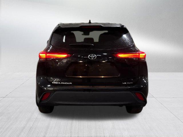 used 2021 Toyota Highlander car, priced at $28,500