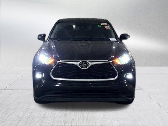 used 2021 Toyota Highlander car, priced at $28,500