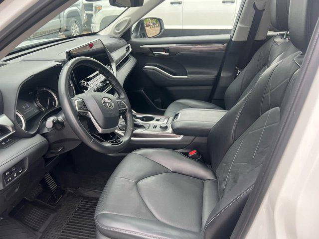 used 2022 Toyota Highlander car, priced at $43,990