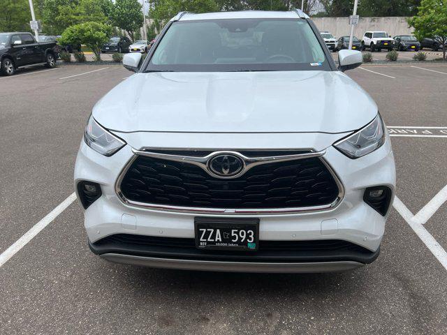 used 2022 Toyota Highlander car, priced at $43,990