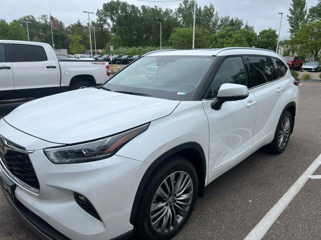used 2022 Toyota Highlander car, priced at $43,990