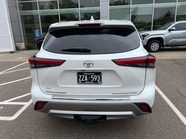 used 2022 Toyota Highlander car, priced at $43,990