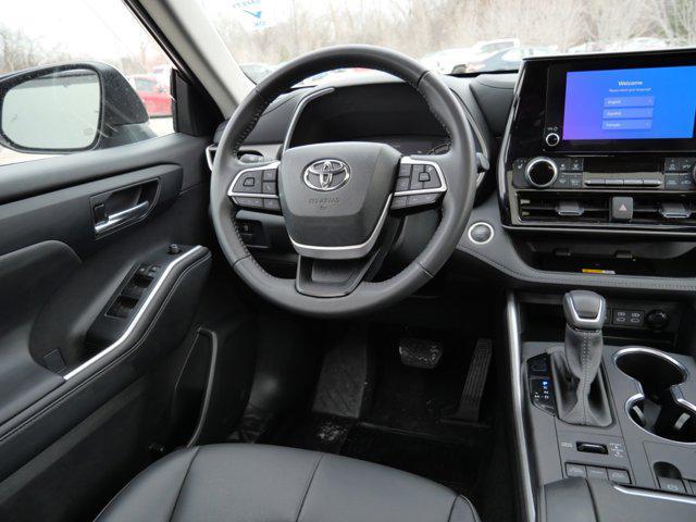 used 2024 Toyota Highlander car, priced at $42,485