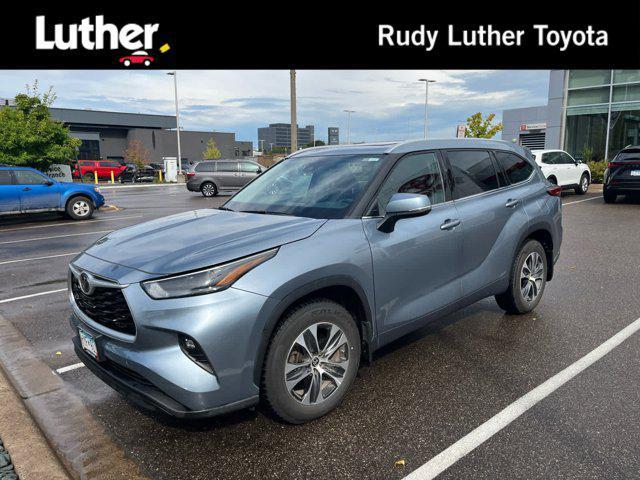 used 2022 Toyota Highlander car, priced at $37,990