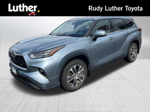 used 2022 Toyota Highlander car, priced at $37,990