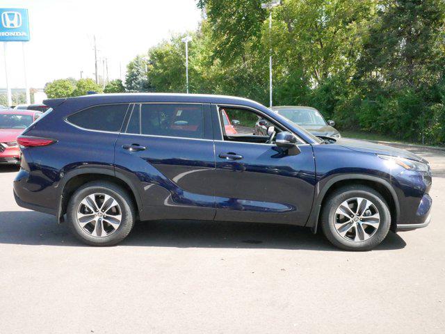 used 2022 Toyota Highlander car, priced at $36,990