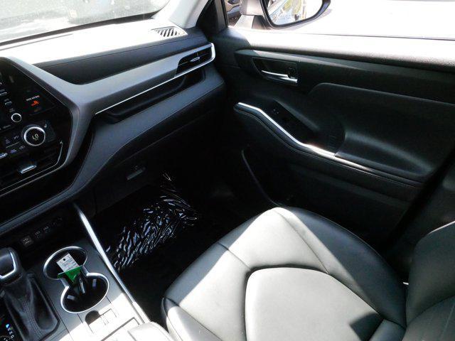 used 2022 Toyota Highlander car, priced at $36,990