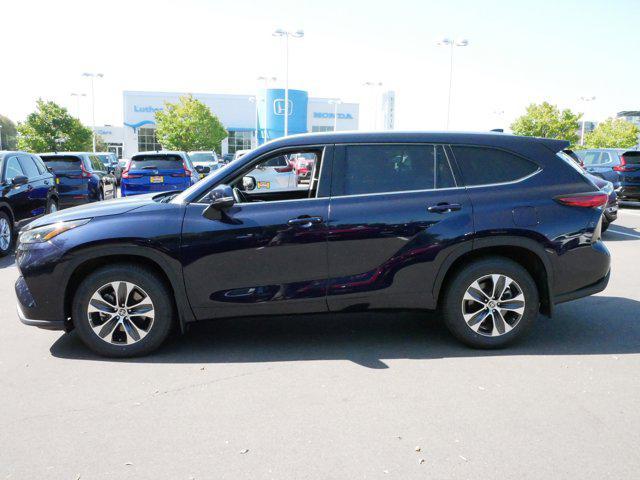 used 2022 Toyota Highlander car, priced at $36,990
