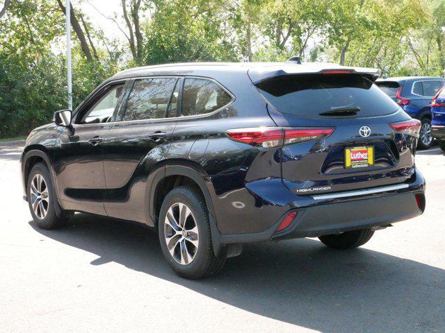used 2022 Toyota Highlander car, priced at $36,990