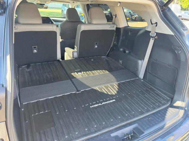 used 2023 Toyota Highlander Hybrid car, priced at $47,500