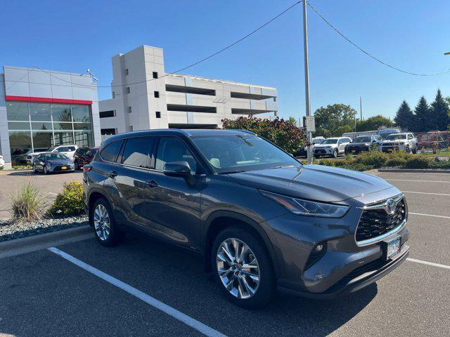 used 2023 Toyota Highlander Hybrid car, priced at $47,500