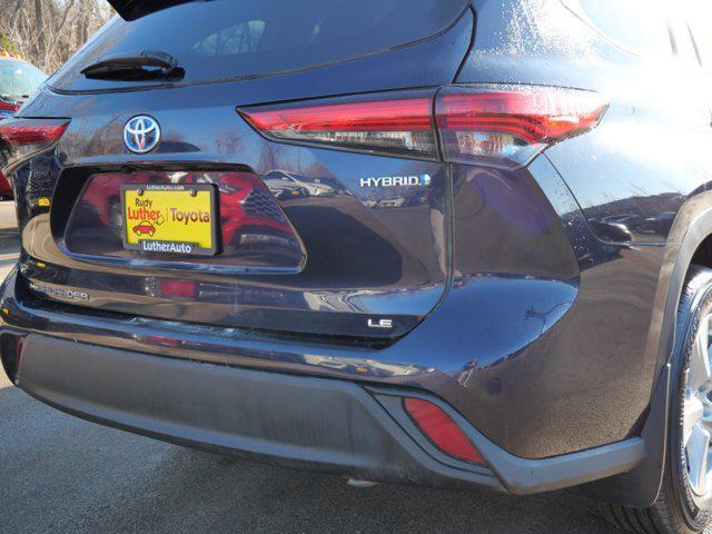 used 2021 Toyota Highlander Hybrid car, priced at $30,785