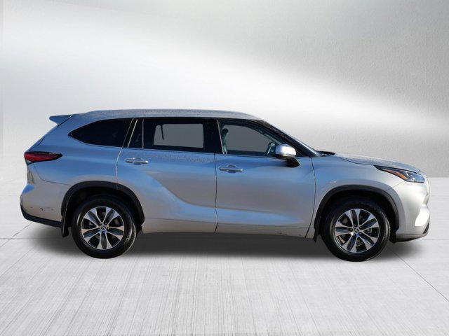 used 2022 Toyota Highlander car, priced at $35,985