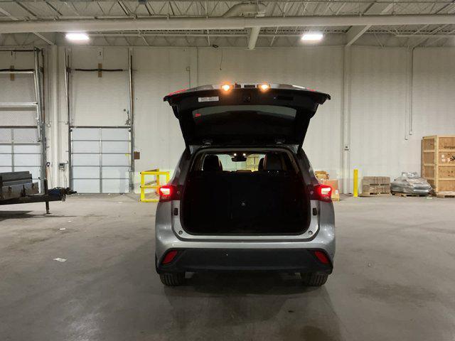 used 2022 Toyota Highlander car, priced at $36,990