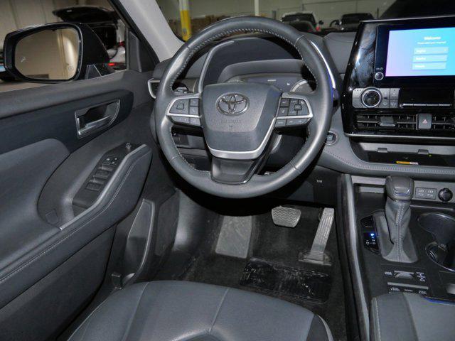 used 2024 Toyota Highlander car, priced at $41,985