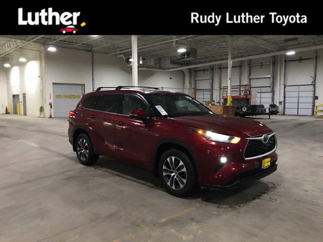 used 2020 Toyota Highlander car, priced at $30,895