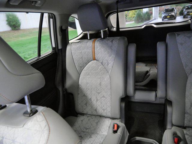 used 2023 Toyota Highlander Hybrid car, priced at $44,990