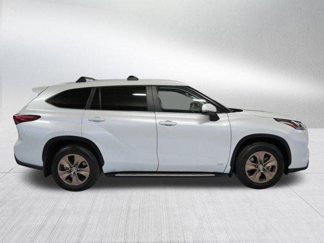 used 2023 Toyota Highlander Hybrid car, priced at $44,990