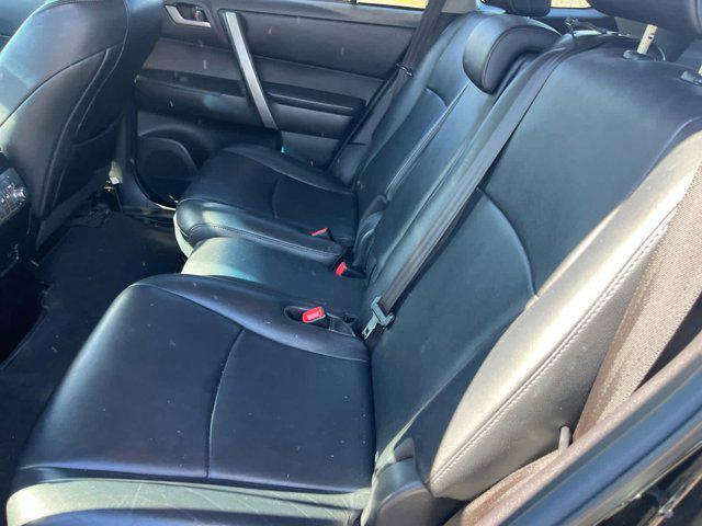 used 2013 Toyota Highlander car, priced at $15,785