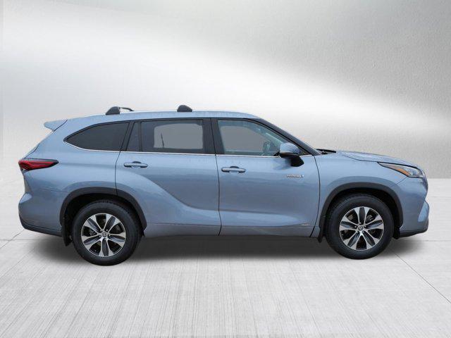 used 2020 Toyota Highlander Hybrid car, priced at $29,995