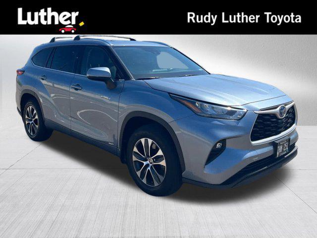 used 2020 Toyota Highlander Hybrid car, priced at $30,990