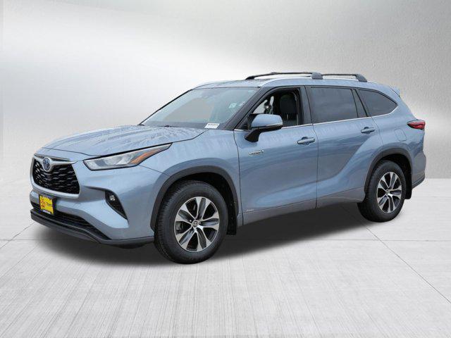 used 2020 Toyota Highlander Hybrid car, priced at $29,995