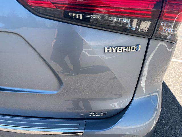 used 2020 Toyota Highlander Hybrid car, priced at $30,990
