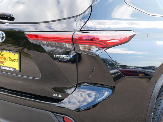 used 2023 Toyota Highlander Hybrid car, priced at $33,785