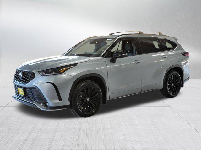 used 2025 Toyota Highlander car, priced at $47,485