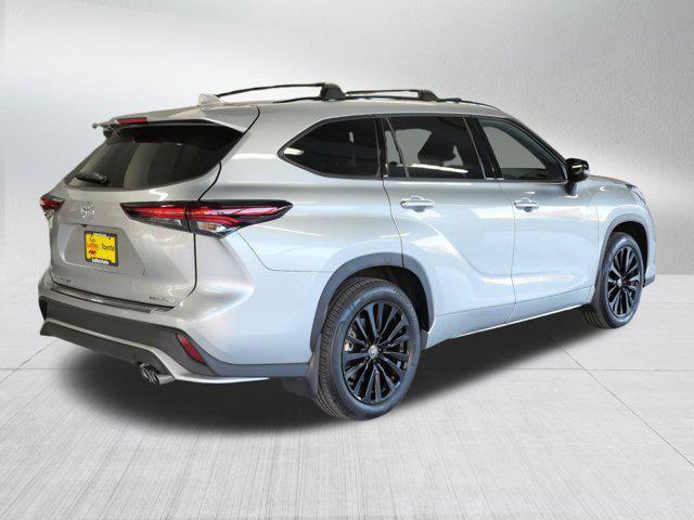 used 2025 Toyota Highlander car, priced at $47,485