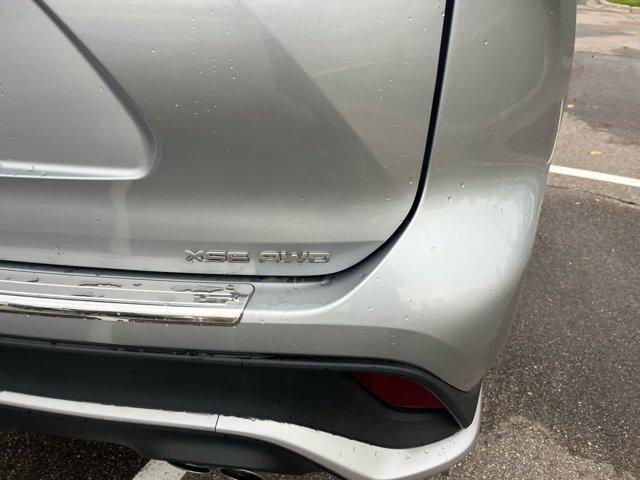used 2025 Toyota Highlander car, priced at $47,800