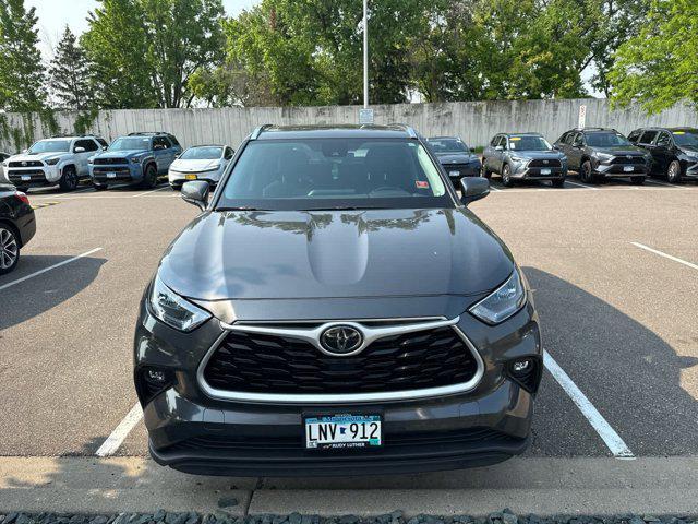 used 2020 Toyota Highlander car, priced at $33,990