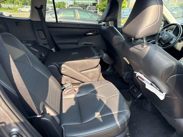 used 2020 Toyota Highlander car, priced at $33,990