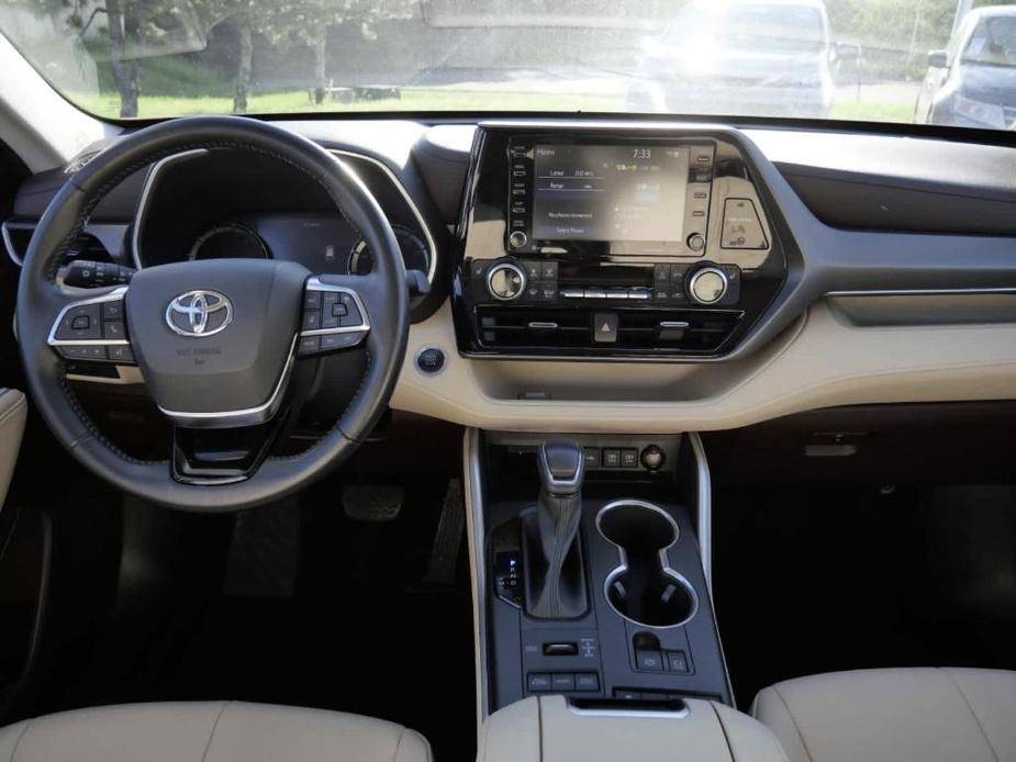 used 2021 Toyota Highlander car, priced at $33,766