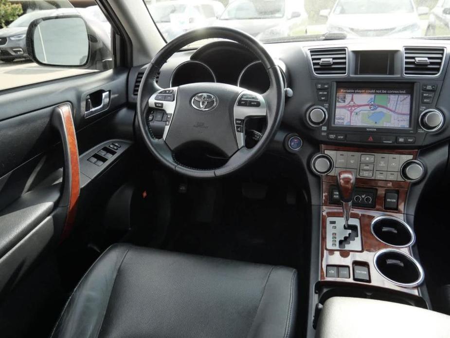 used 2012 Toyota Highlander Hybrid car, priced at $16,785