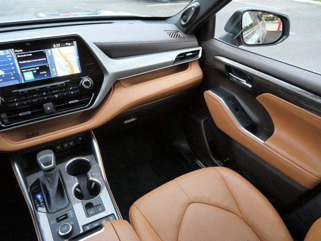 used 2021 Toyota Highlander car