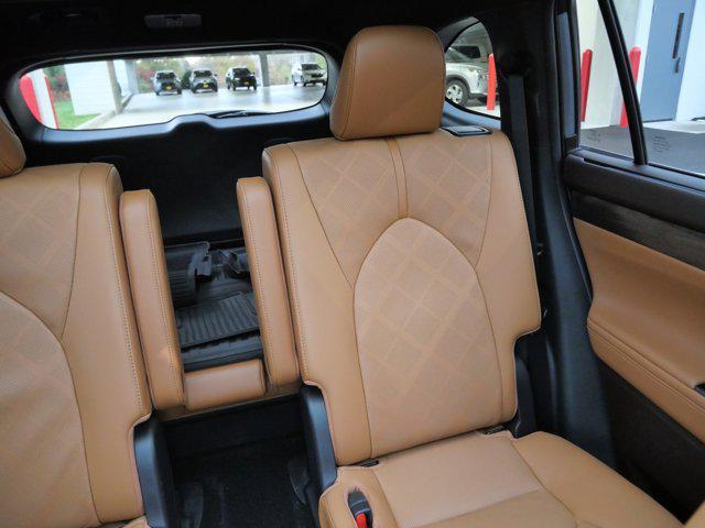 used 2021 Toyota Highlander car