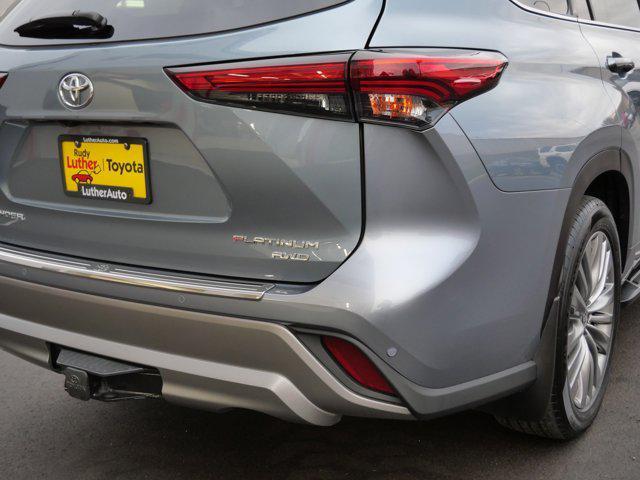 used 2021 Toyota Highlander car