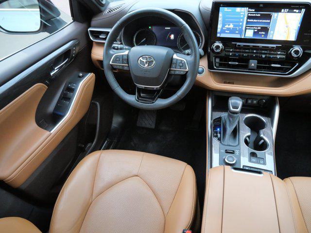 used 2021 Toyota Highlander car
