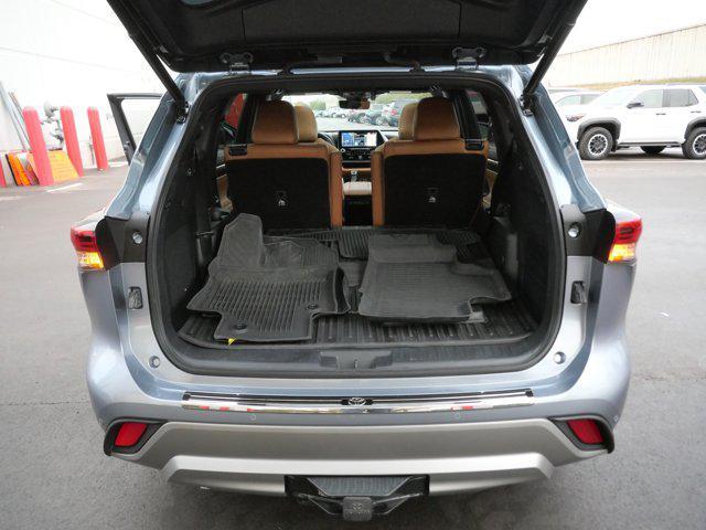 used 2021 Toyota Highlander car